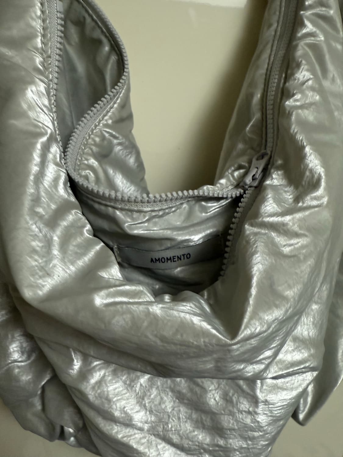 아모멘토 SILVER FOIL SHOLDER BAG 상품이미지2