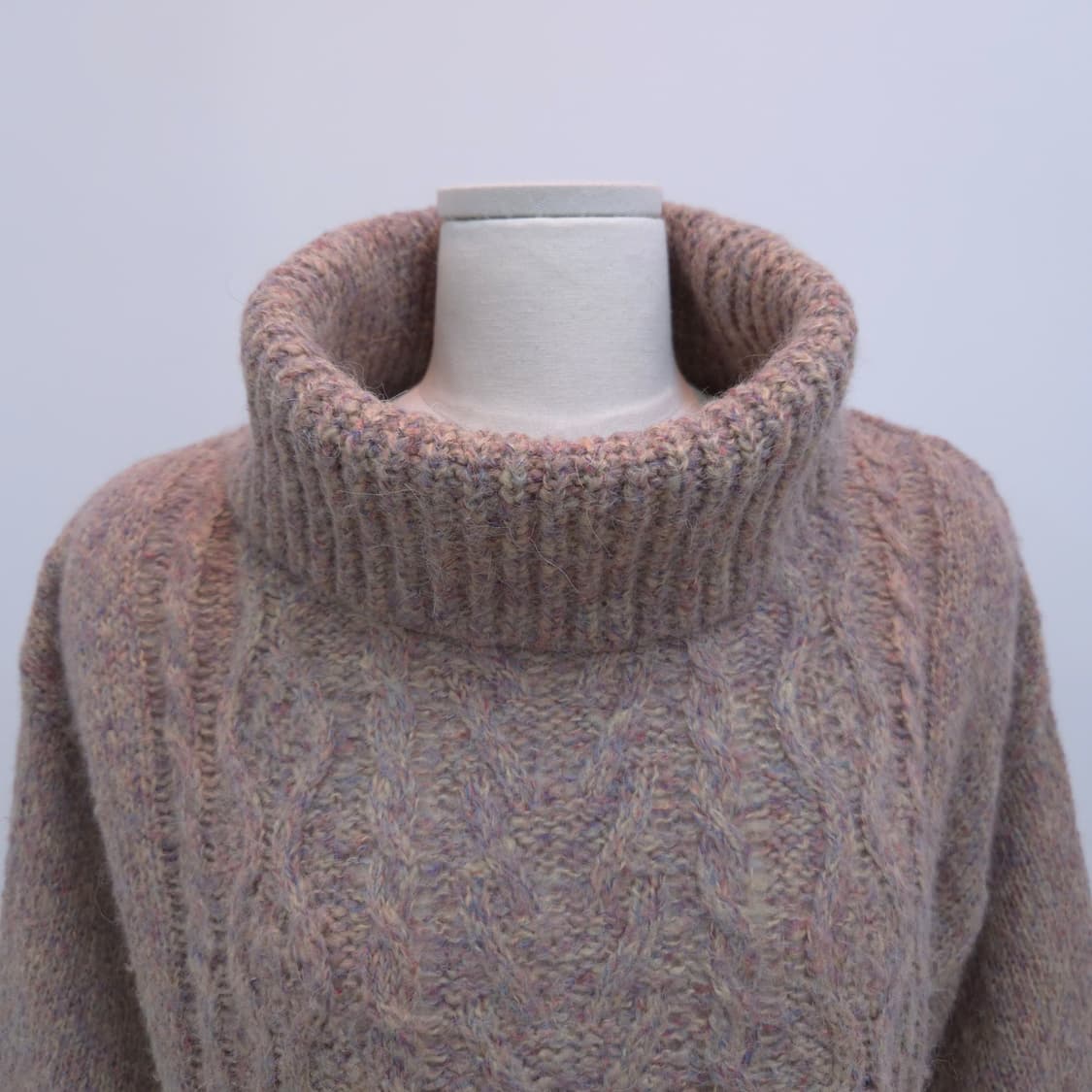 알파카 블렌드 폴라 케이블 니트 상품이미지4