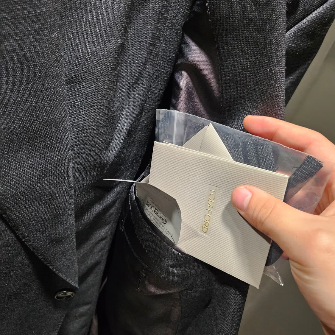 톰포드 피크 라펠 그레이 쉘튼 수트셋업 상품이미지5