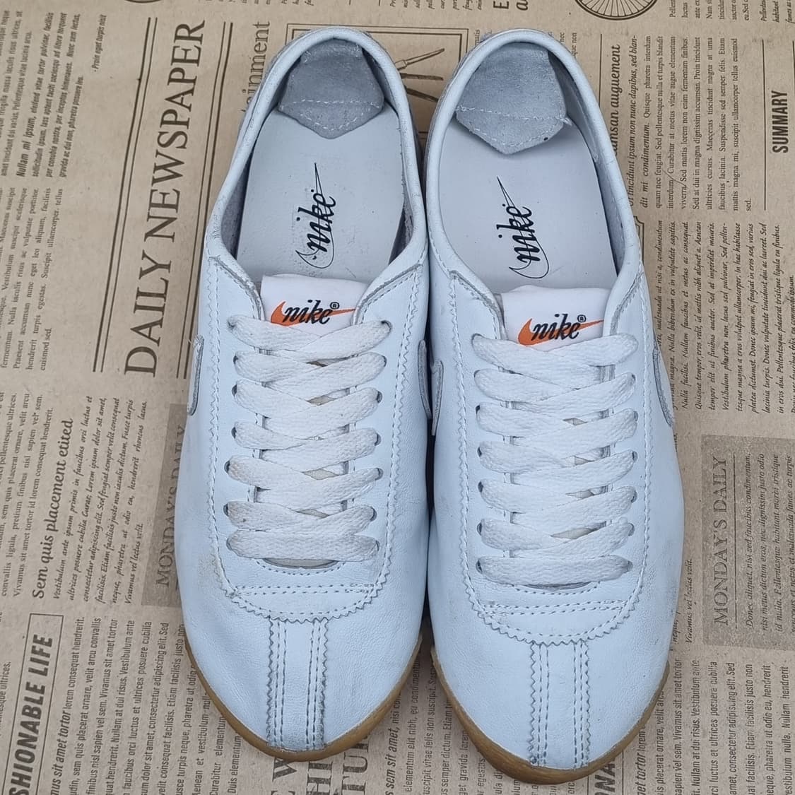 나이키 코르테즈72 레더 여성운동화230 상품이미지2