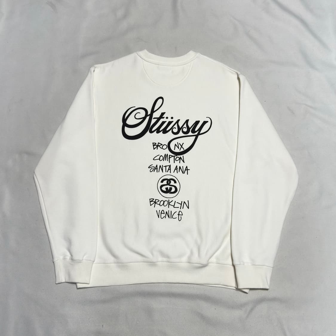 XL 스투시 월드투어 화이트 맨투맨 상품이미지3