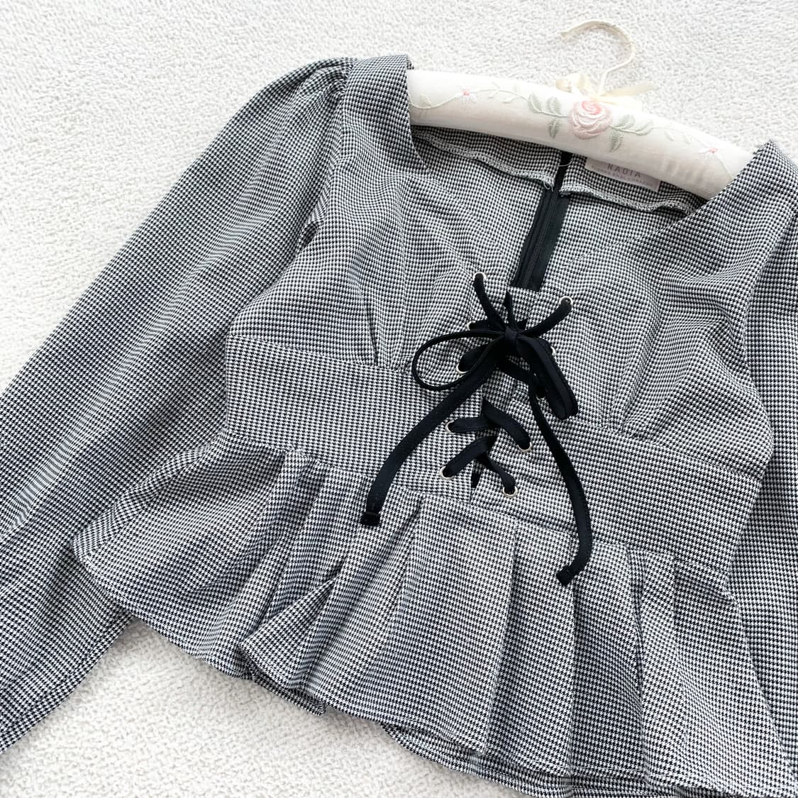 체크 리본아일렛 숏 블라우스 상품이미지2