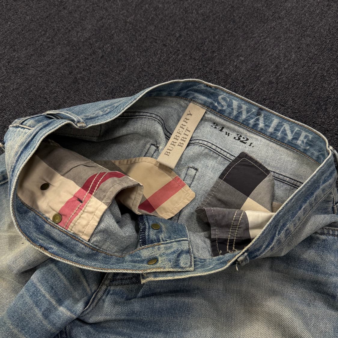 버버리 워싱 데님 팬츠  상품이미지7