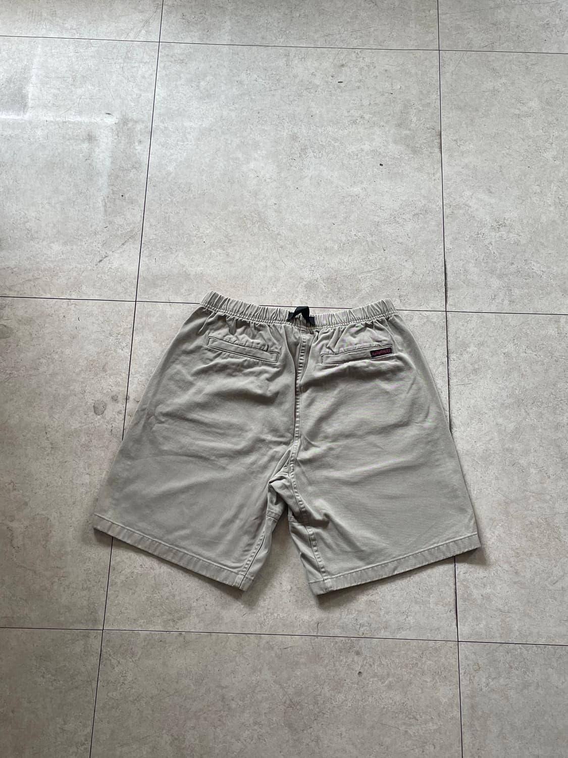 (Gramicci) 그라미치 그레이 반바지 상품이미지1