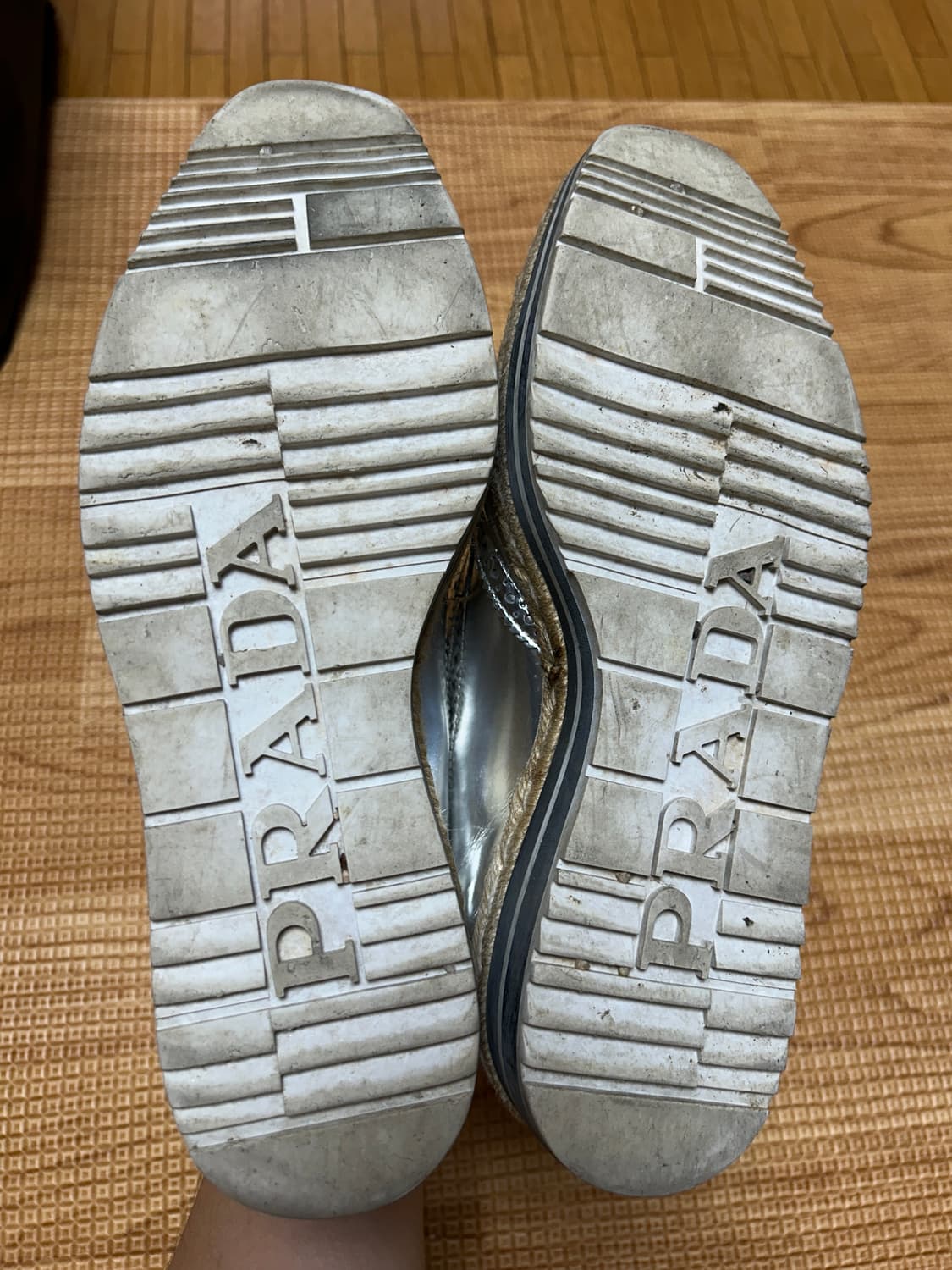 프라다 윙팁 클리퍼 상품이미지10