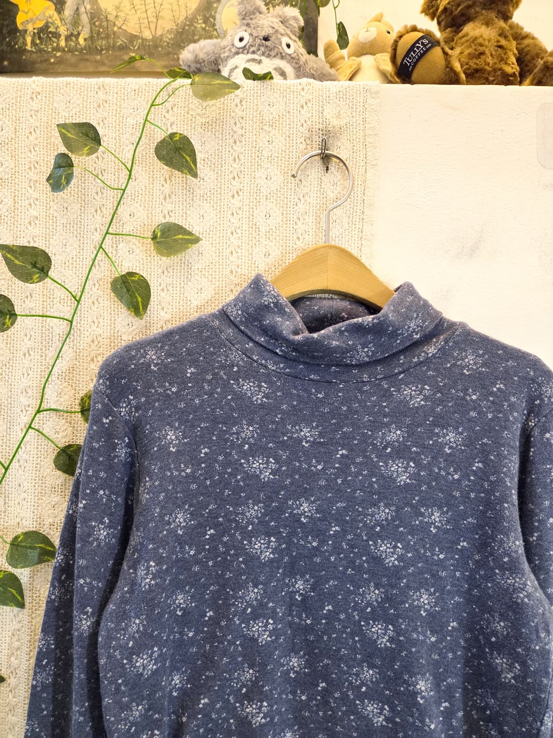 뮤트 블루 잔꽃 목폴라 슬리브 상품이미지2