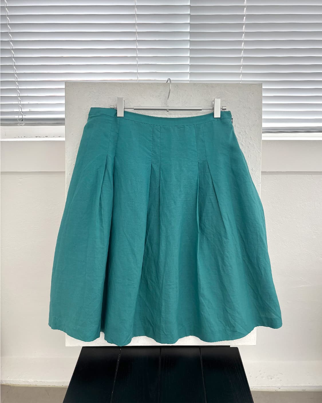 NEWYORKER aqua tuck midi wide skirt 상품이미지1