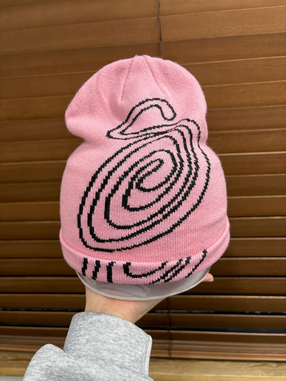 스투시 스월 S 커프 비니 핑크색 상품이미지1