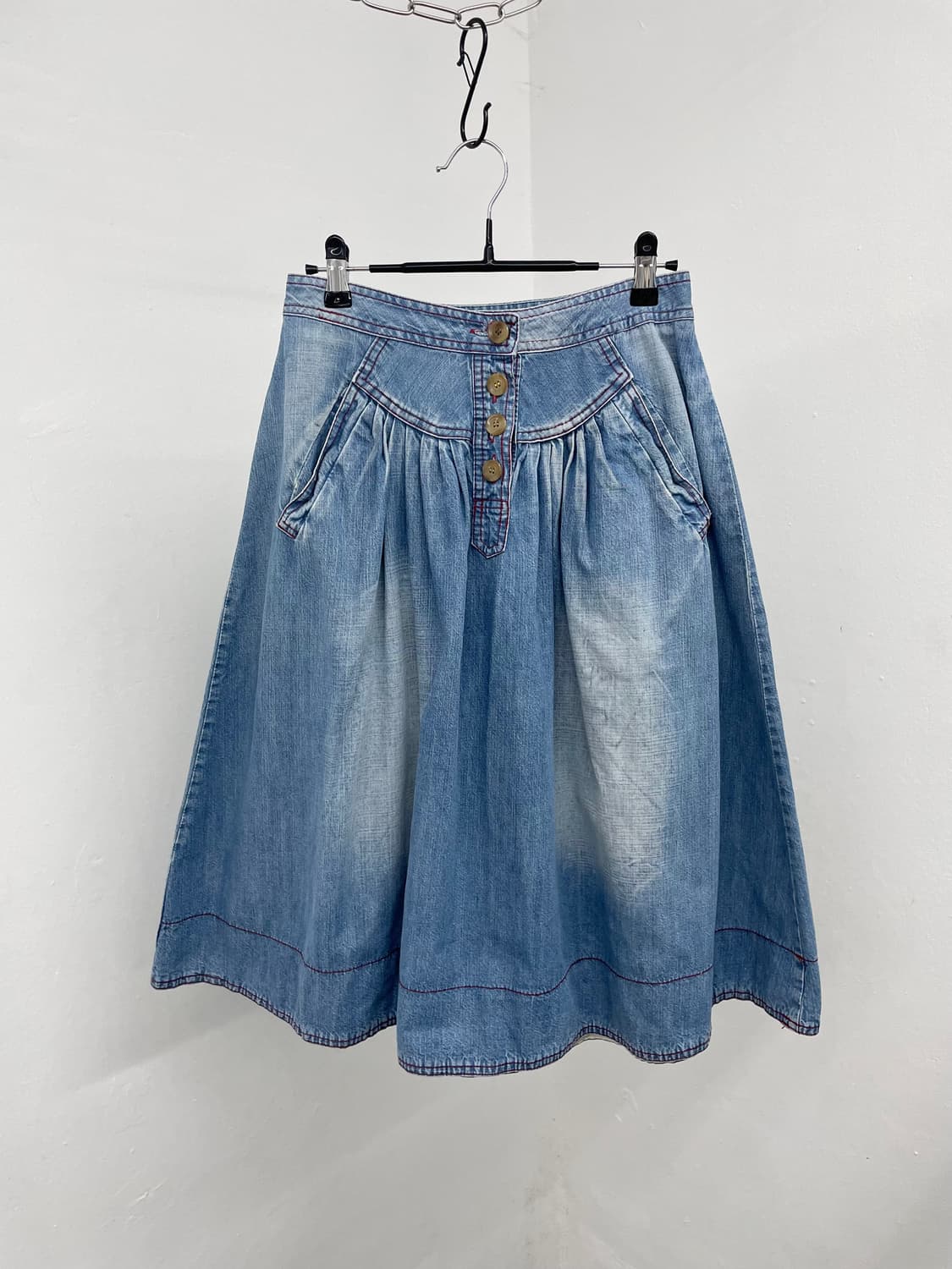 워싱 버튼 셔링 데님 스커트 상품이미지2