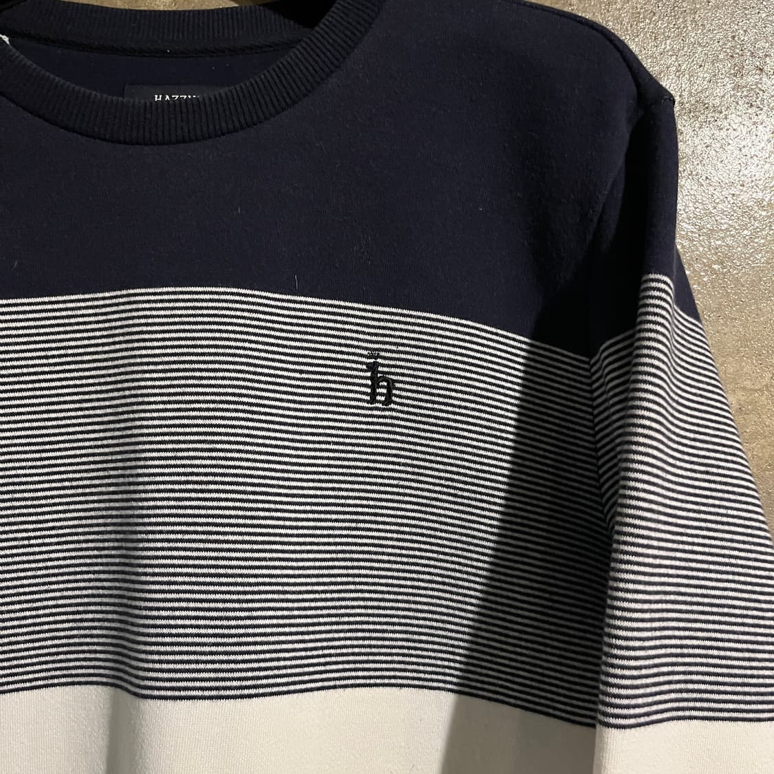 헤지스 맨투맨 상품이미지2