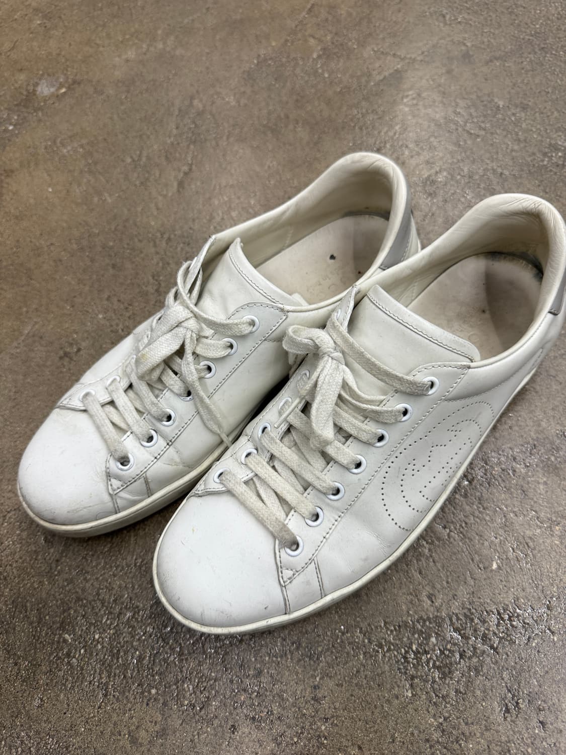 구찌 정품 인터로킹 G 로고 화이트 레더 스니커즈 265 상품이미지6