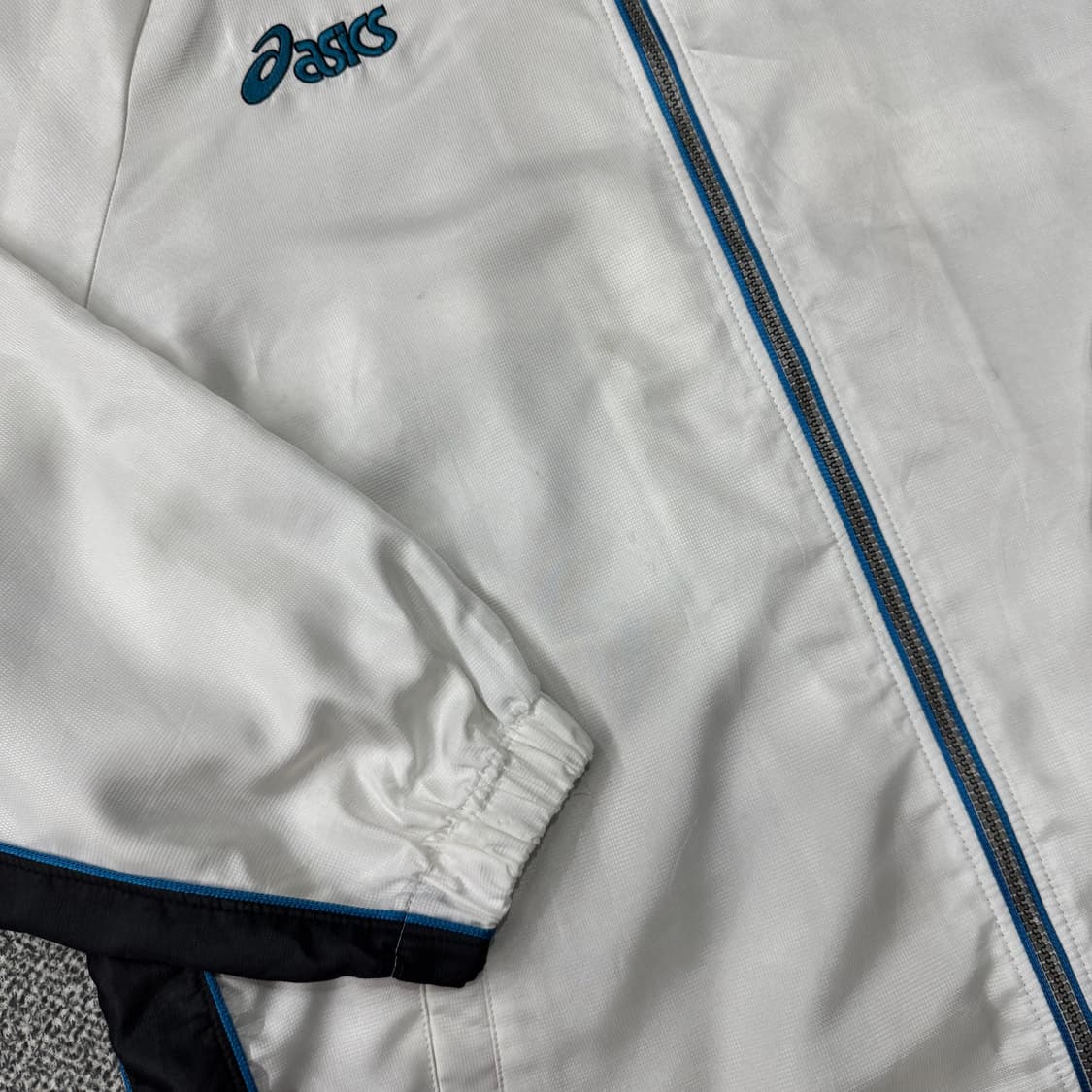 아식스 올드스쿨 바람막이 상품이미지3