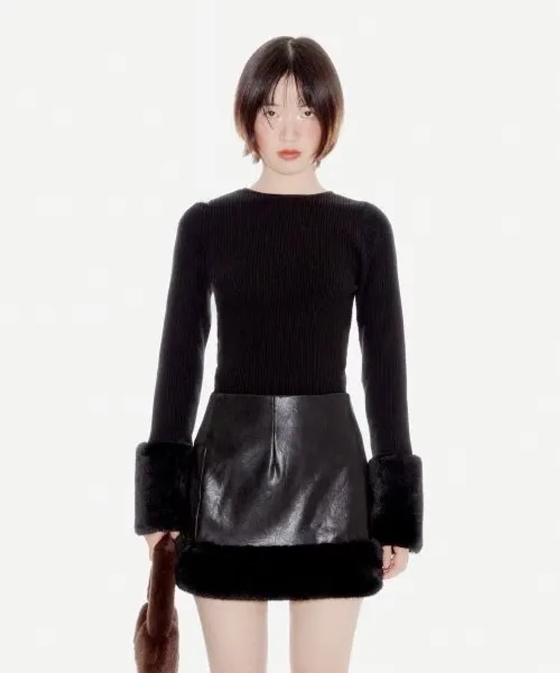 유희 퍼 트리밍 롱슬리브 니트 블랙 상품이미지1