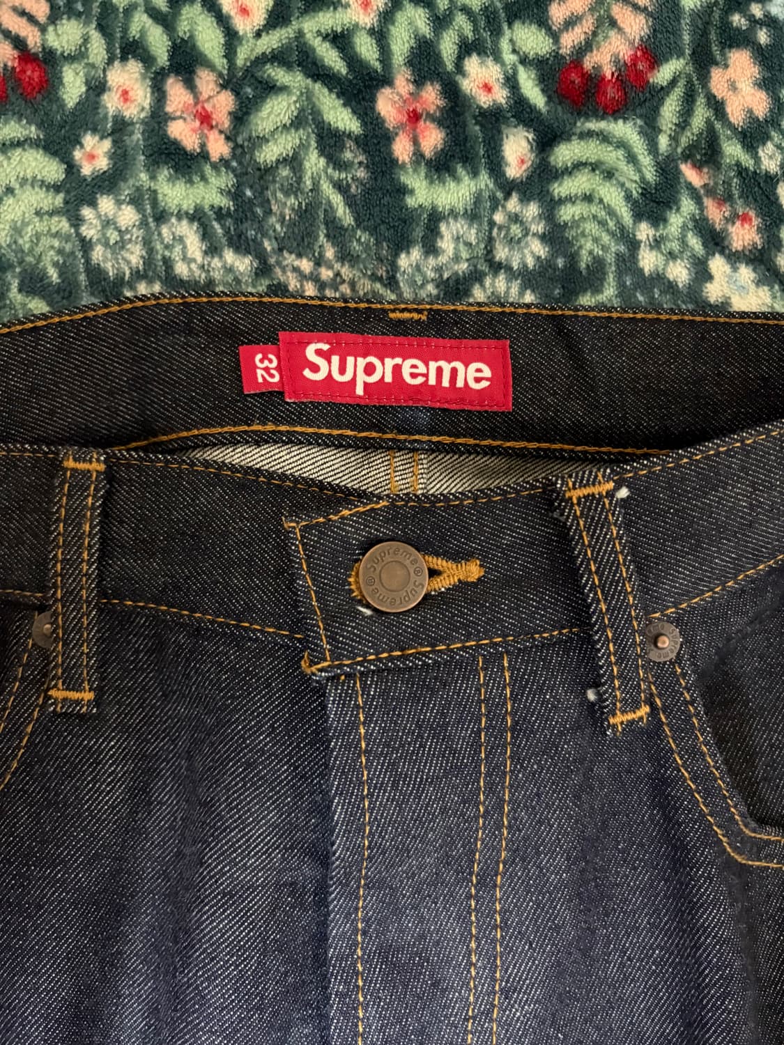 슈프림 Rigid Loose Fit Selvedge Jean  24fw 상품이미지2