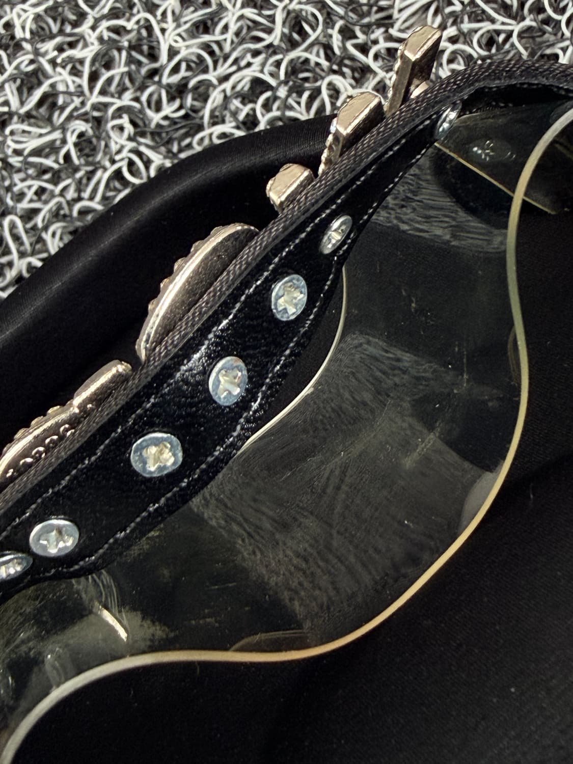 알렉산더 왕(alexanderwang) 크리스탈 로고 투명 스트랩 플랫폼 상품이미지7