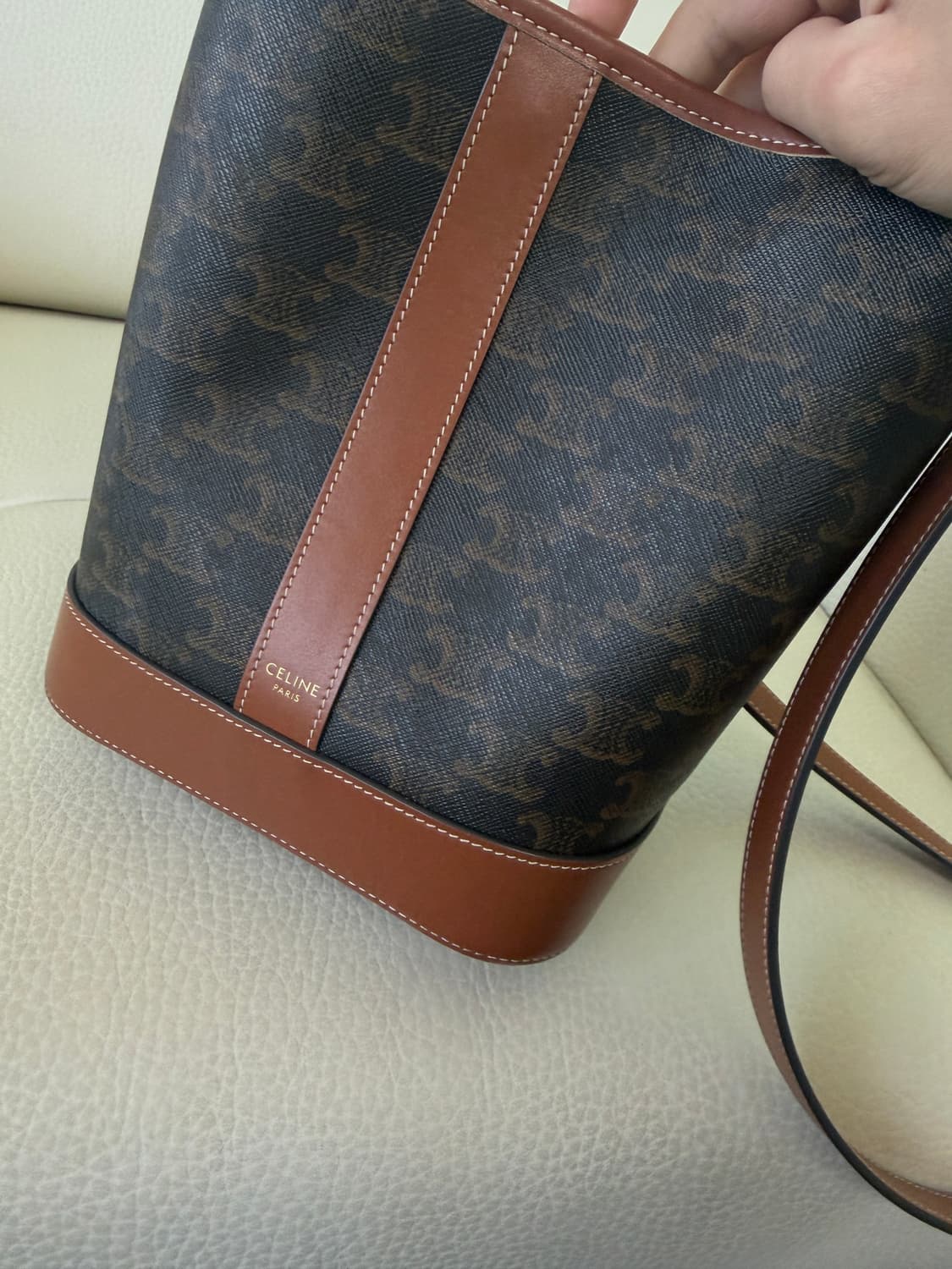 정품 셀린느 트리오페 캔버스 버킷백 스몰 상품이미지4