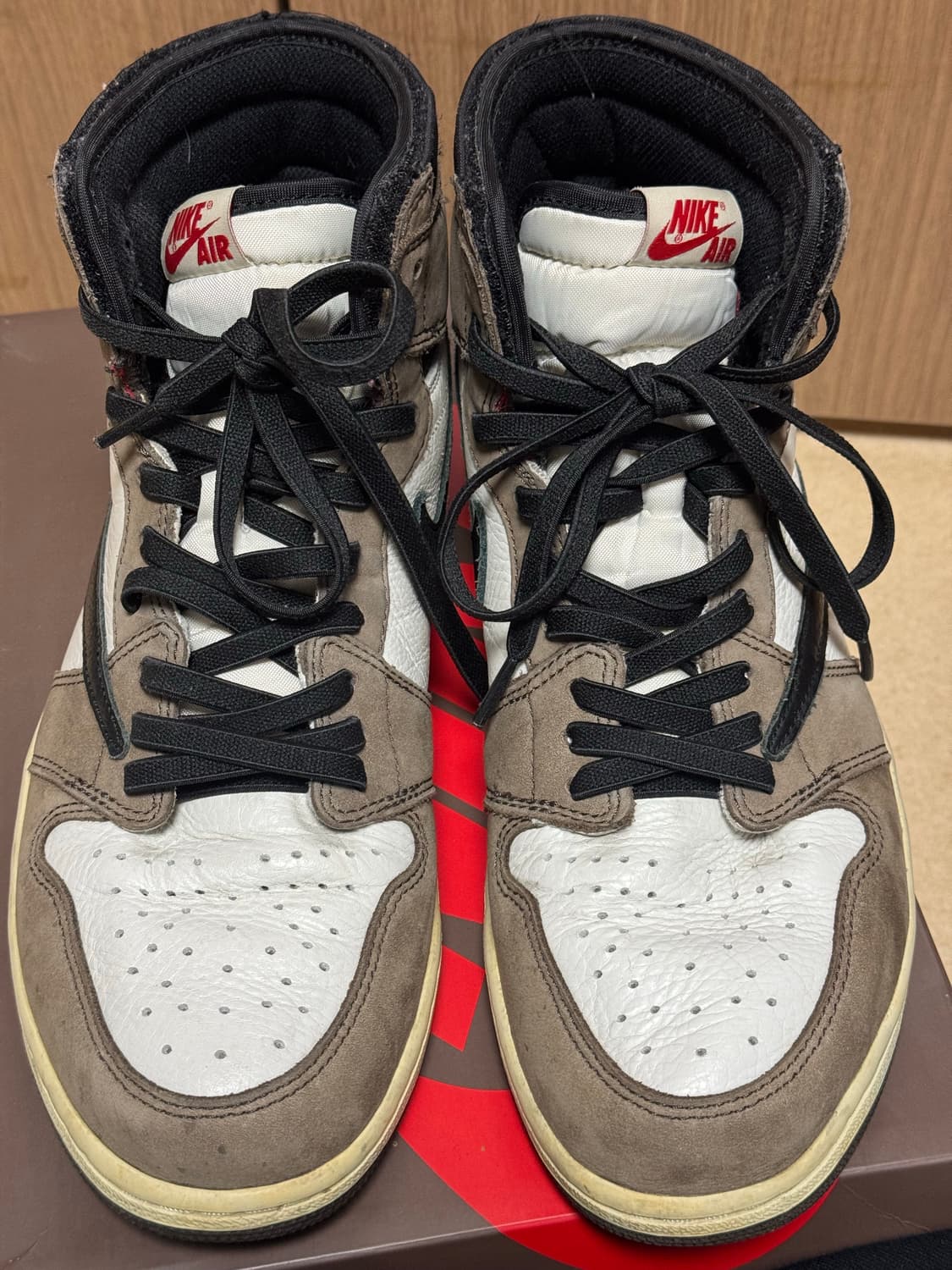 290 나이키 에어 조던 1 트래비스 스캇 모카 하이 팝니다 상품이미지4