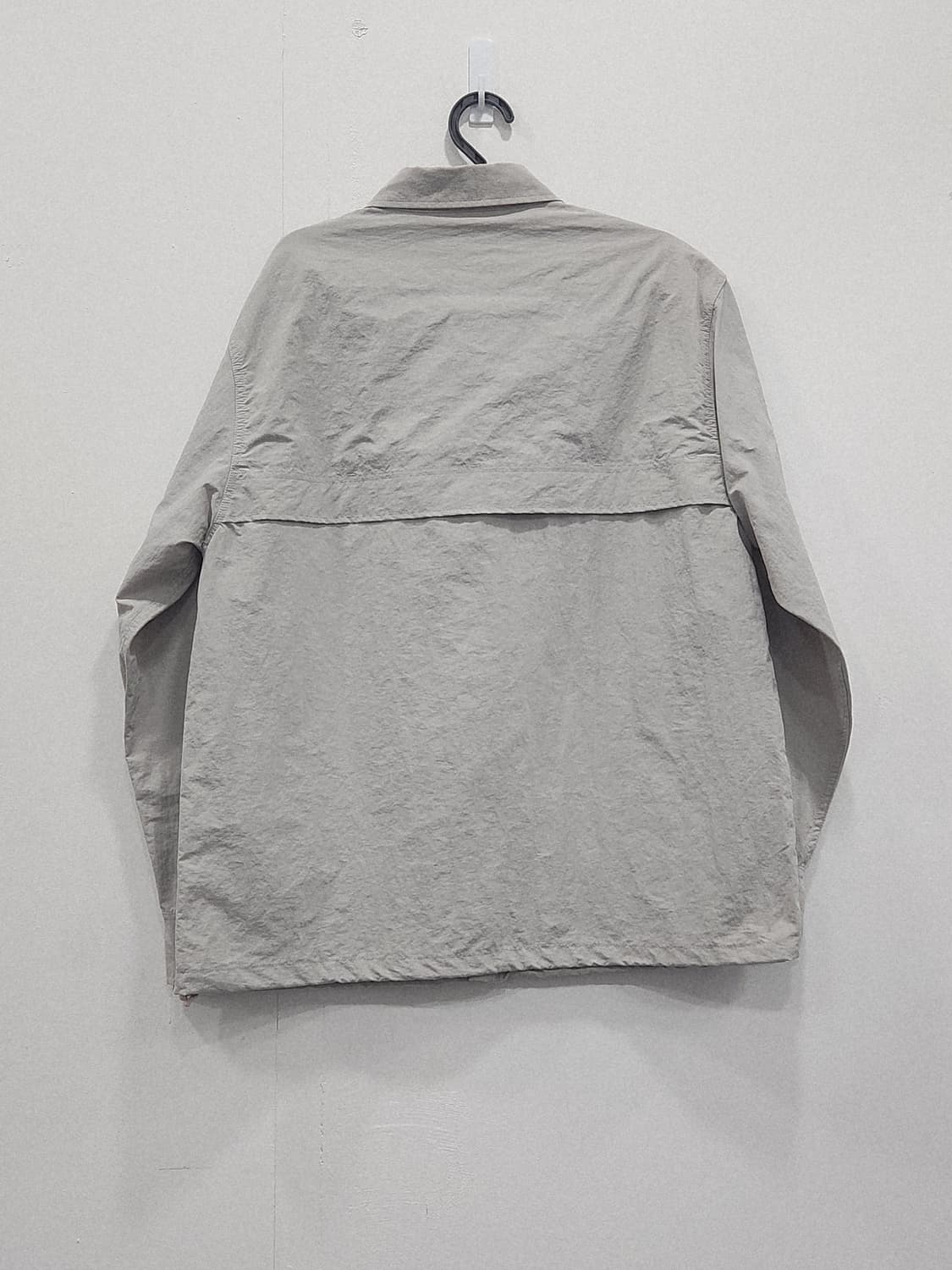 [M] YALE 예일 자수로고 바스락 오버핏 셔츠 라이트그레이 상품이미지2