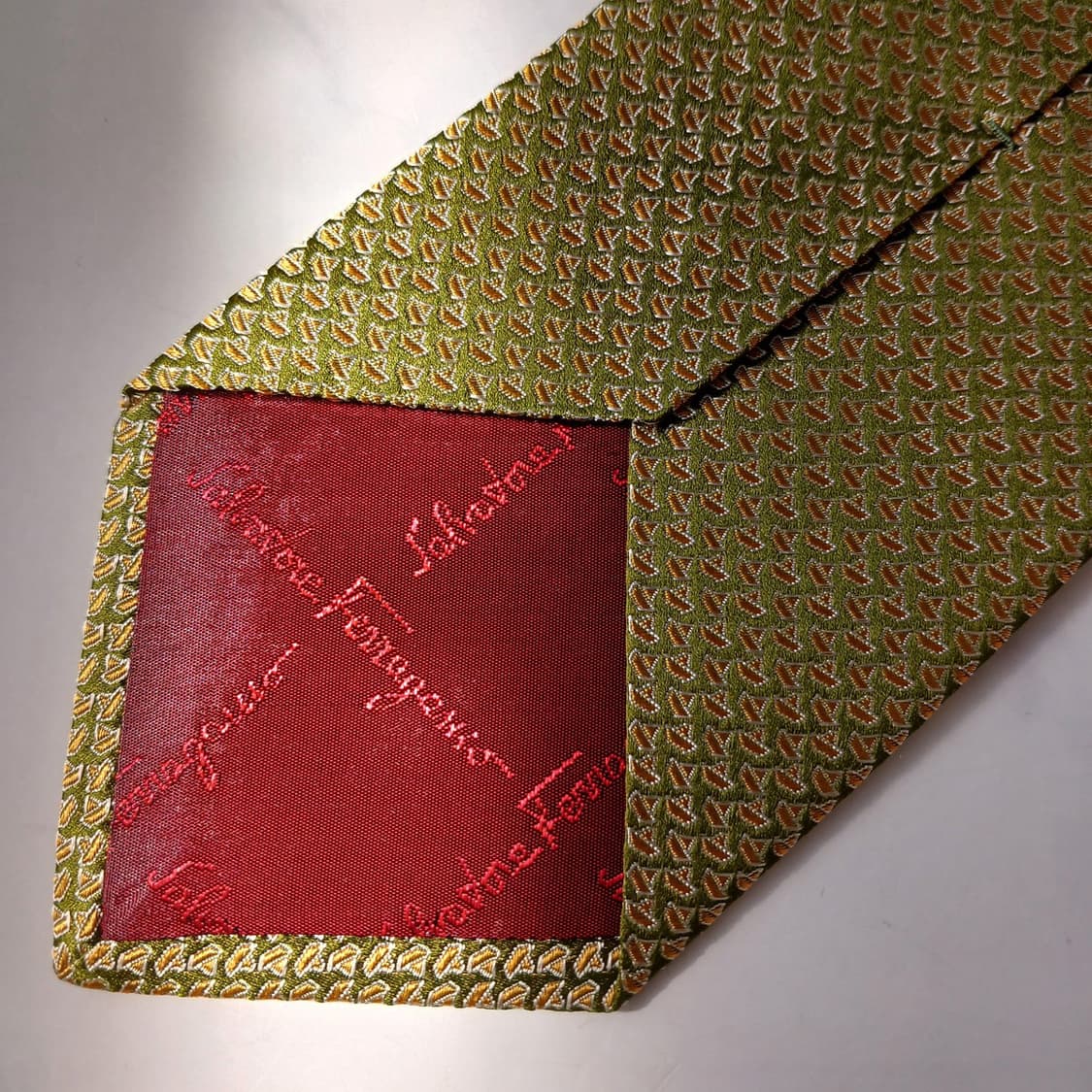 살바토레 페라가모 실크 패턴 넥타이 9.2cm S~A+등급 E757
 상품이미지7