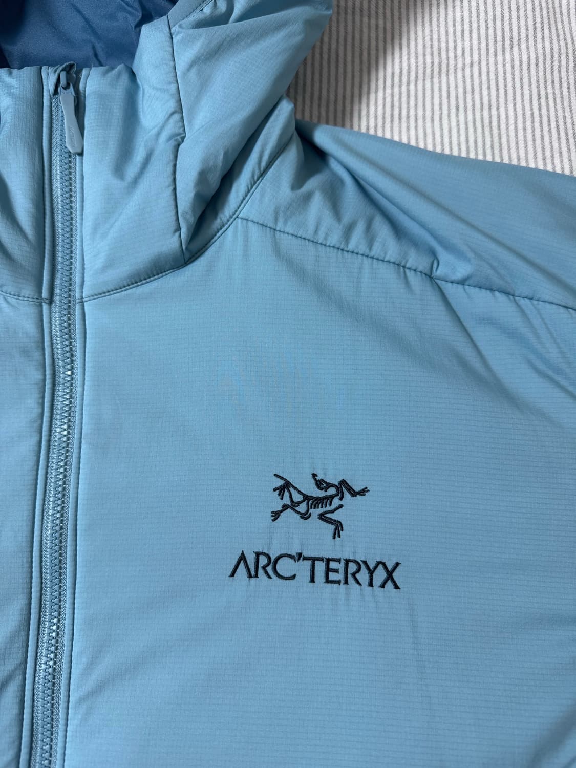 (SS급) 아크테릭스 아톰 LT 후디 솔레스 상품이미지4