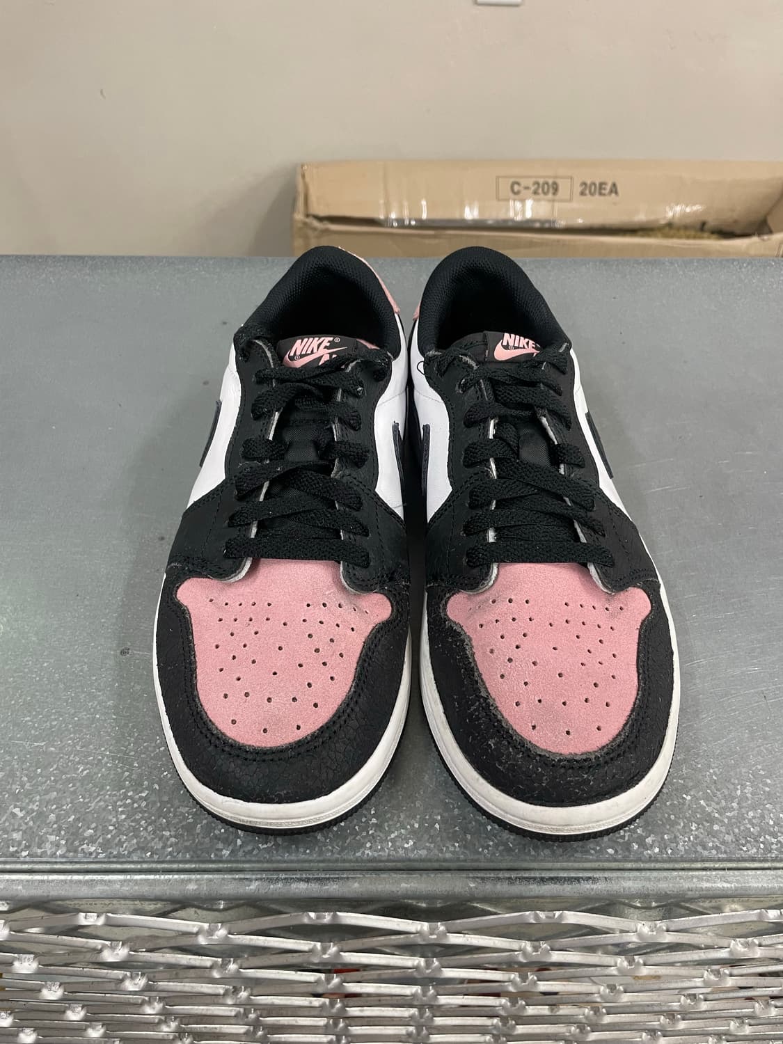 나이키 조던 1 레트로 로우 코랄 255 상품이미지5