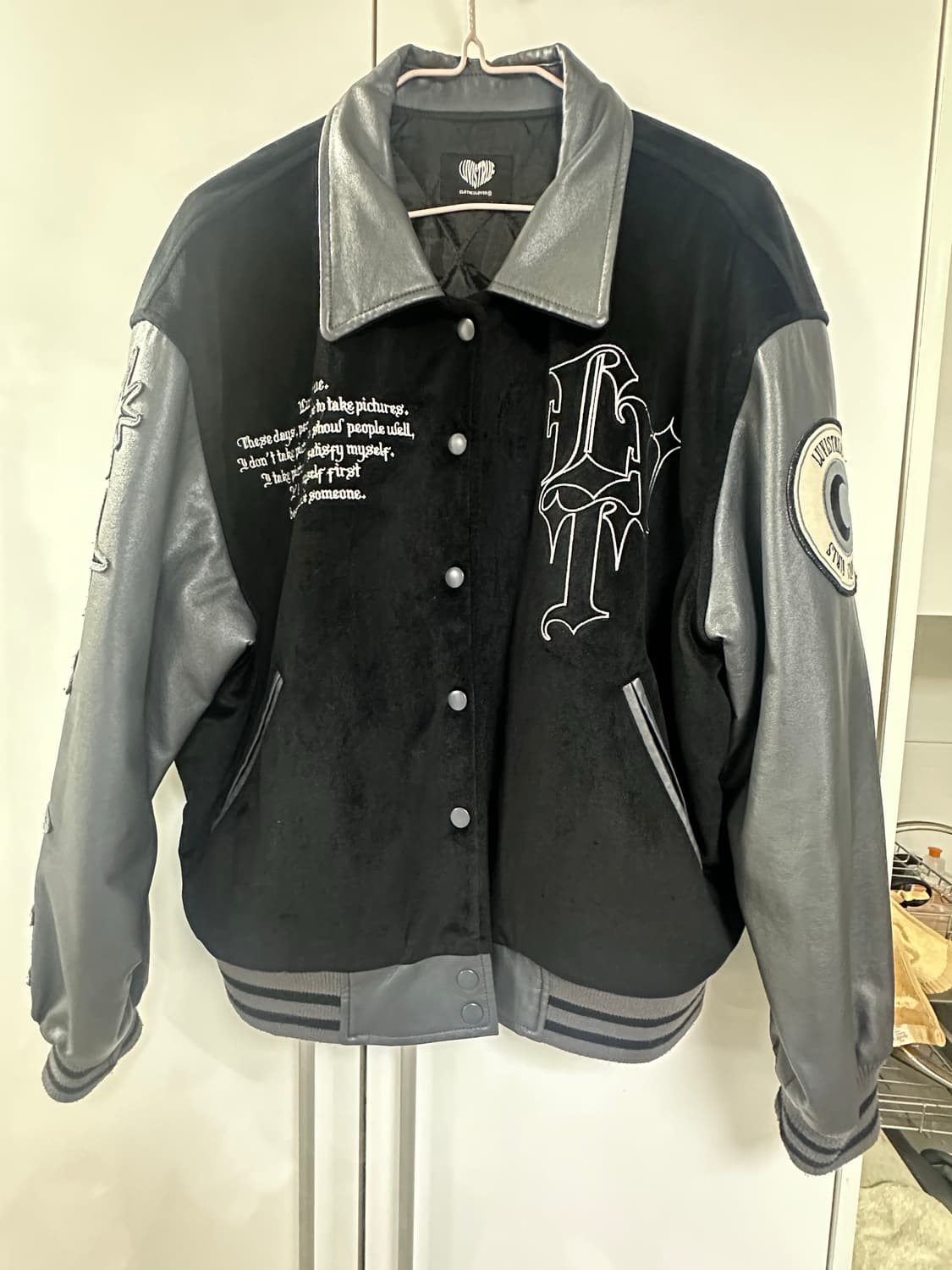 러브이즈트루 바시티 자켓 차콜 상품이미지4