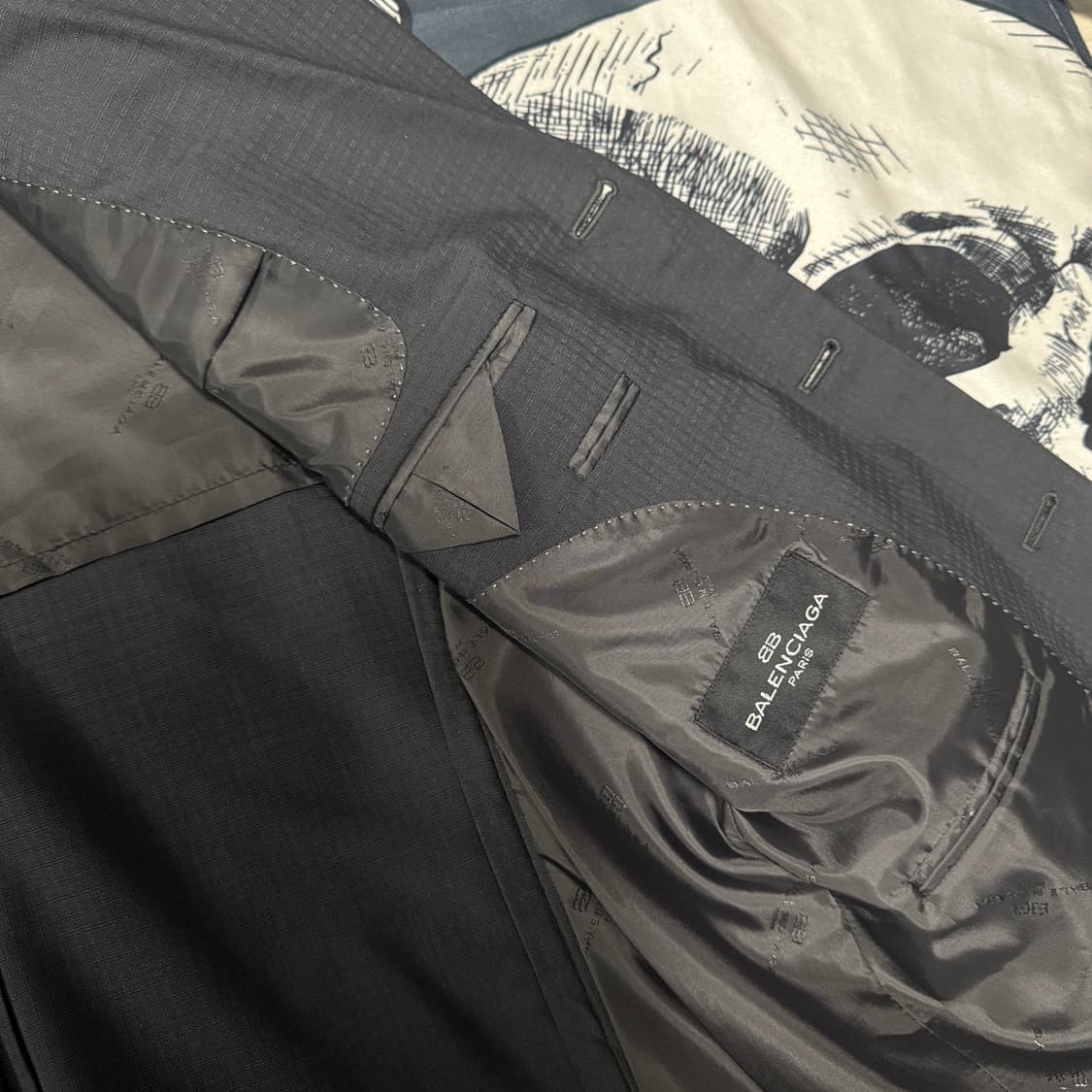 발렌시아가 쓰리버튼 울자켓 100사이즈  상품이미지4