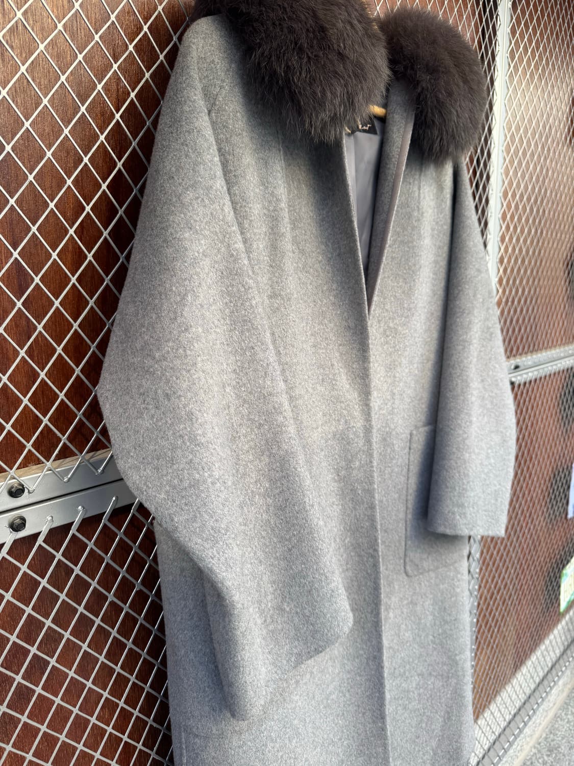 g-cut 지컷 포켓 리얼 폭스퍼 울 그레이 롱 코트 S 상품이미지3