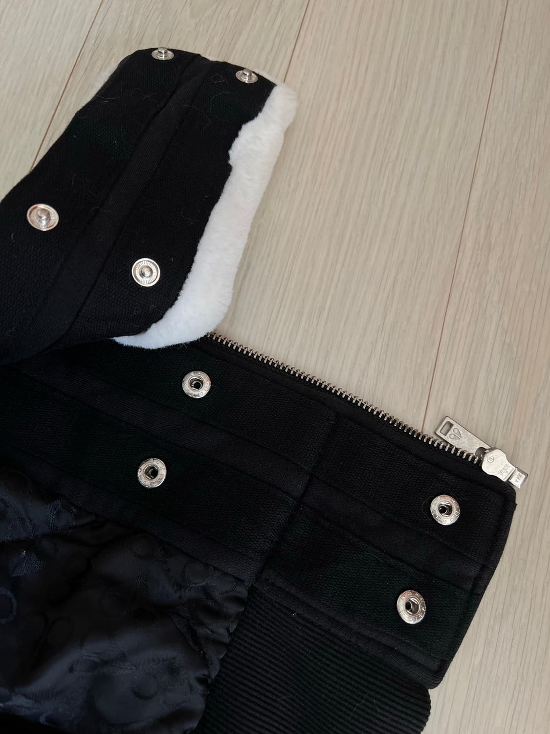 무스너클 버니스 웨터 상품이미지9