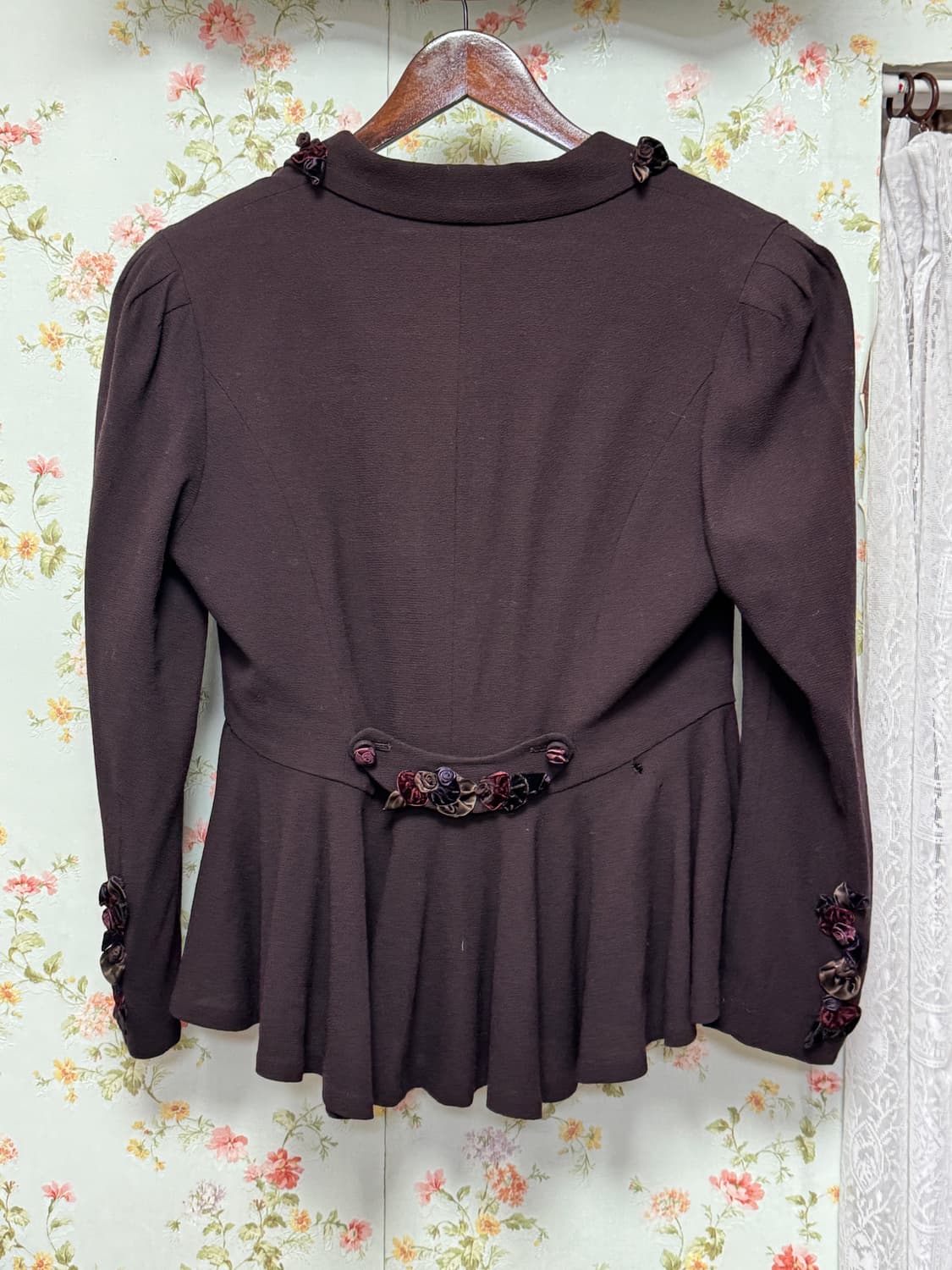 엑시즈팜st 하프 프릴 코트 상품이미지2