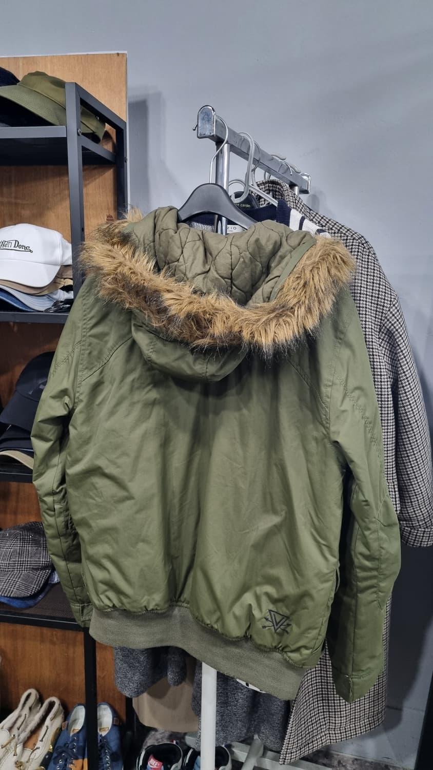 볼컴 희귀템 카키색 MA-1 항공점퍼 105size 상태매우좋음 상품이미지5