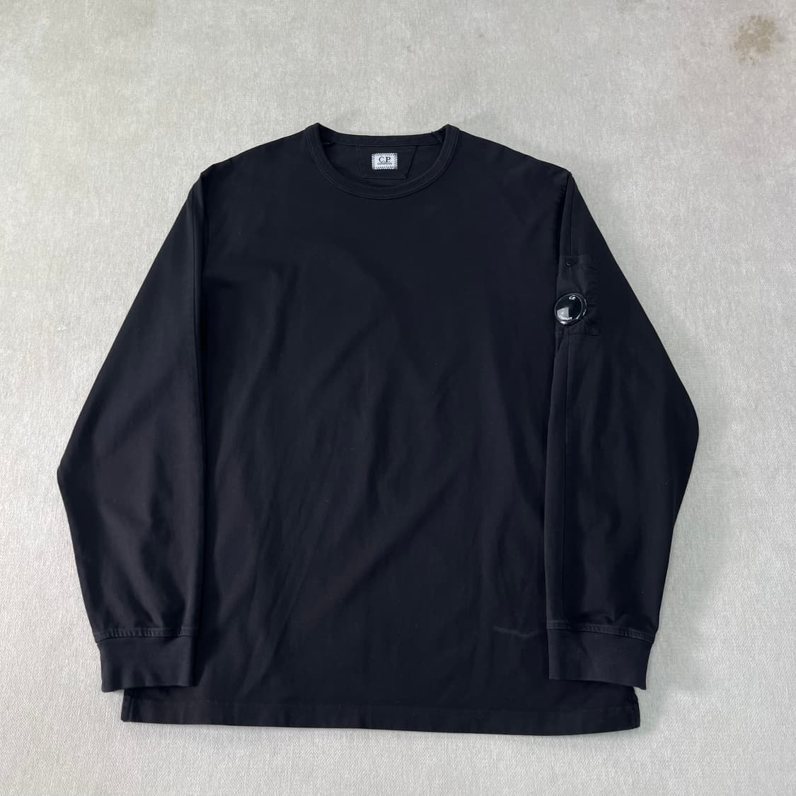 105 cp컴퍼니 22fw 와펜 롱슬리브 맨투맨 상품이미지1