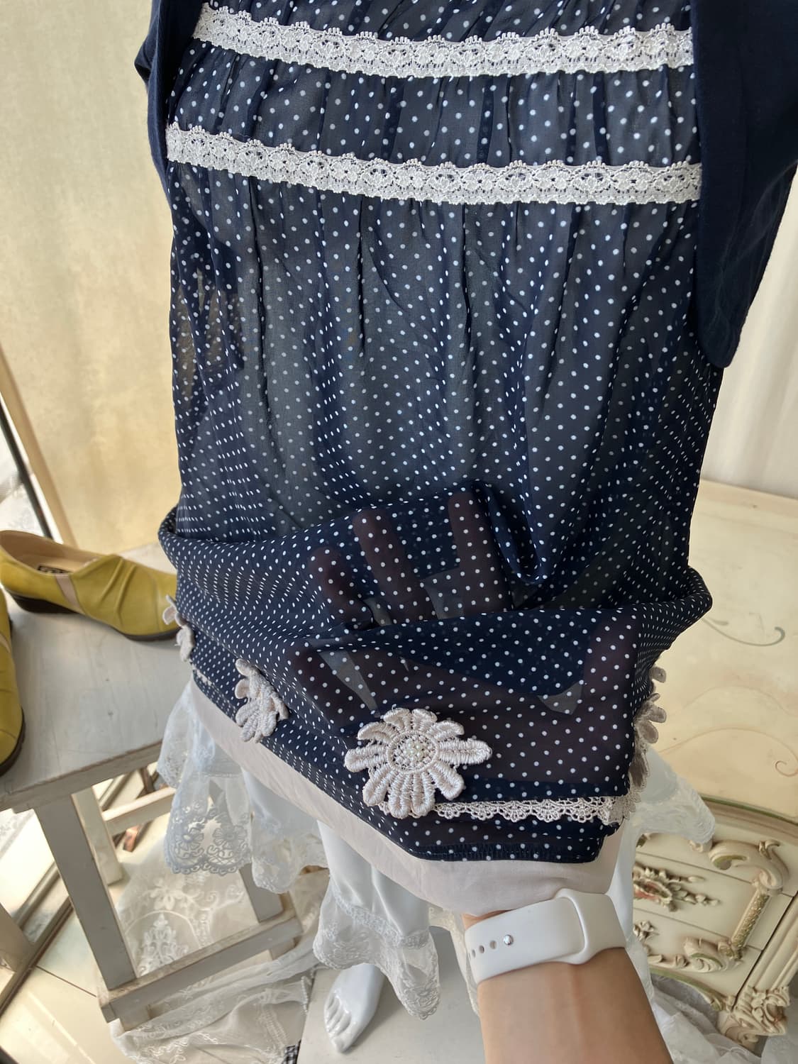 mori layered dot crochet shirring blouse 상품이미지10