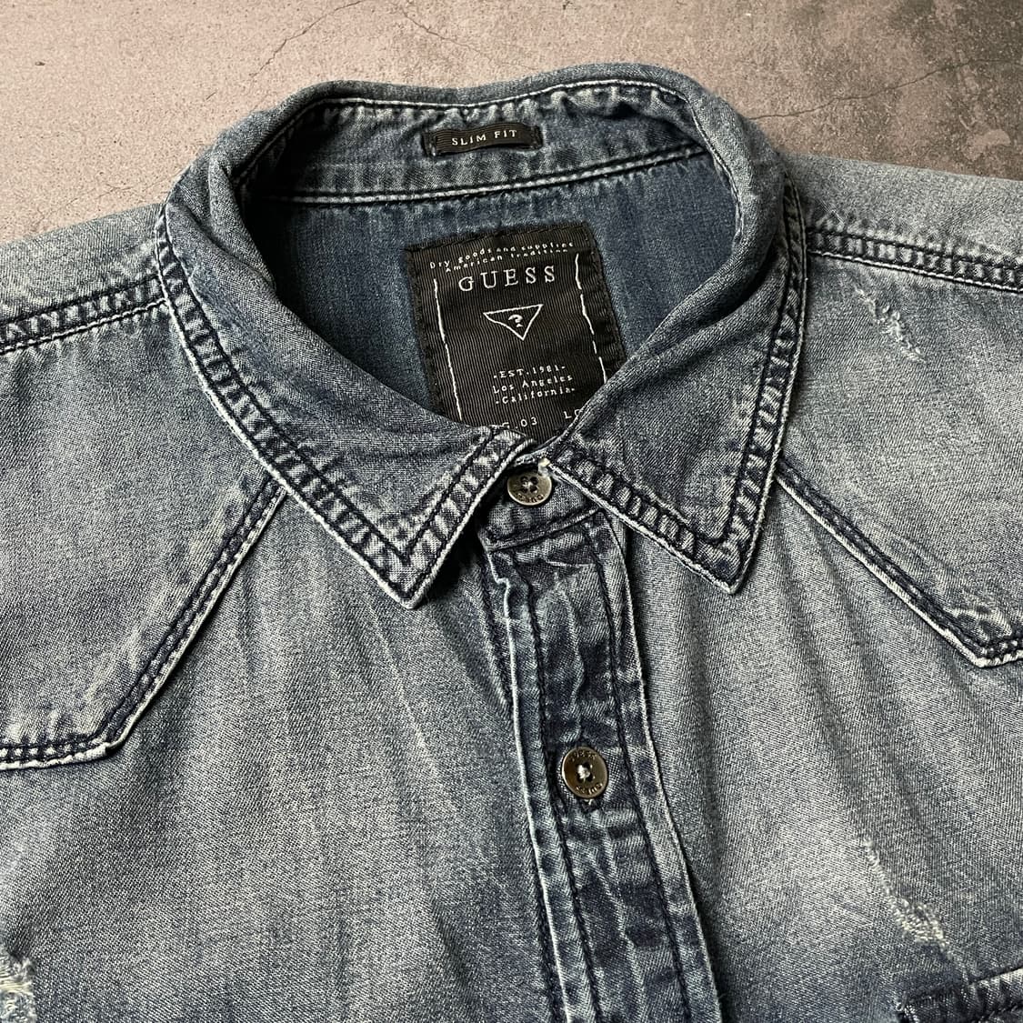 GUESS 게스 빈티지 웨스턴 워싱 코튼 데님 셔츠 A00667 상품이미지2