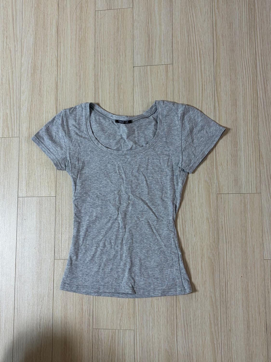 (실착1회) 그레이 U넥 반팔티 상품이미지1