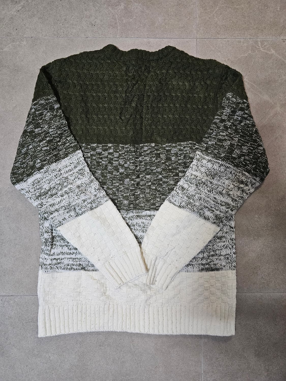 Ikka 배색 니트 M 상품이미지3