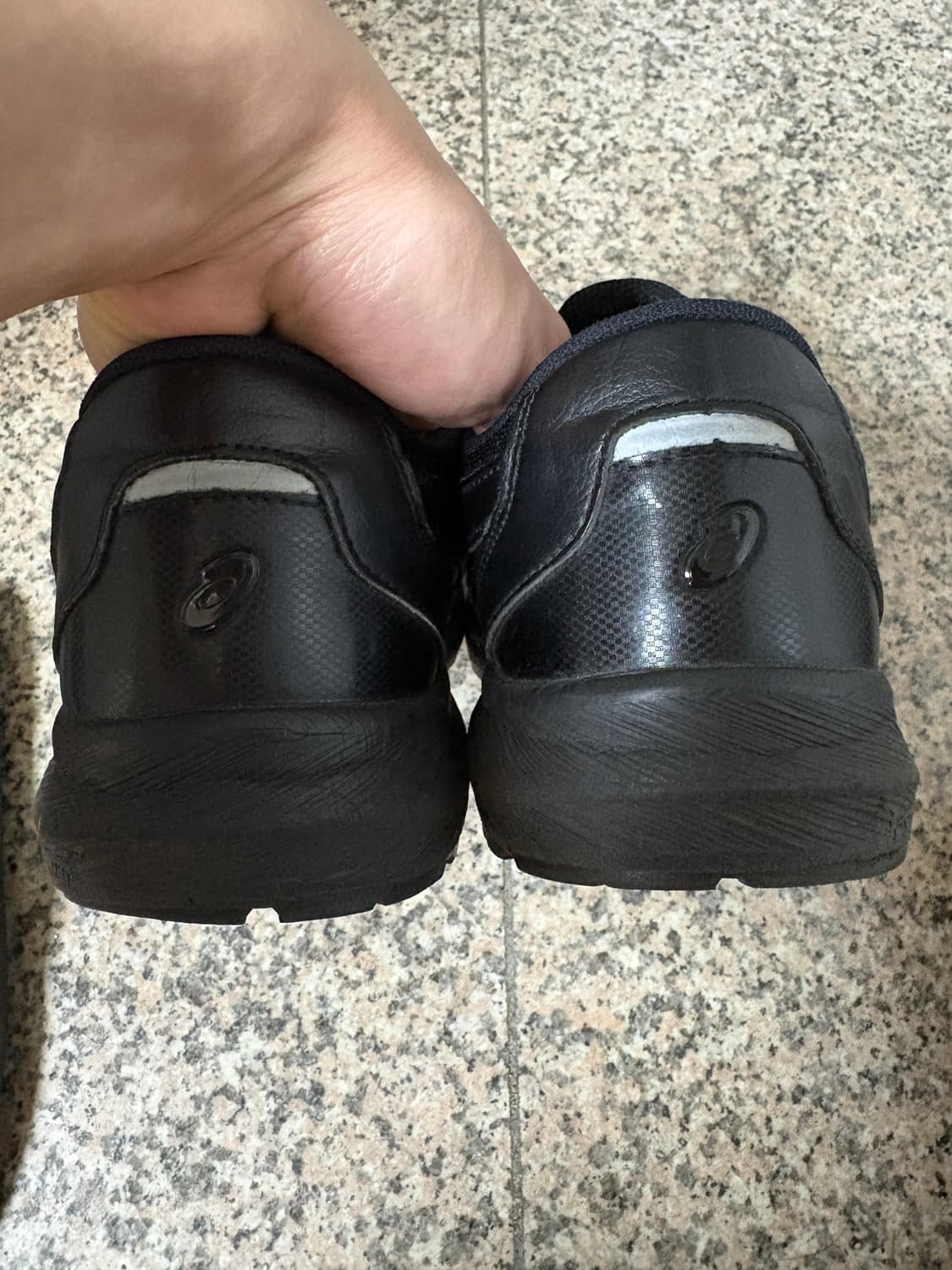 아식스 윈잡 CP215 블랙 265사이즈 팝니다 상품이미지4