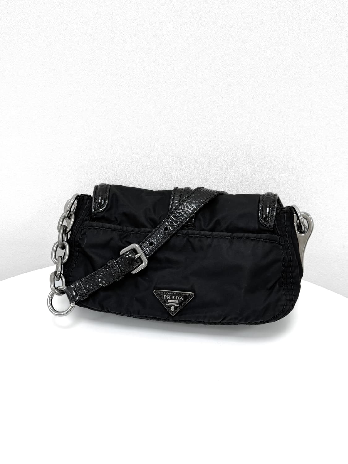 프라다 나일론 & 페이턴트 레더 체인 숄더백 상품이미지4