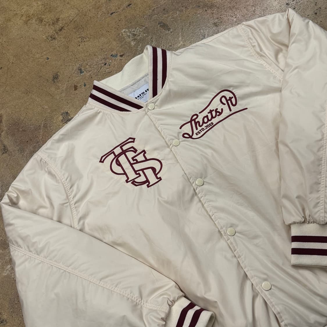 [정품/L] That's It 바시티 자켓 아이보리 b17 상품이미지1