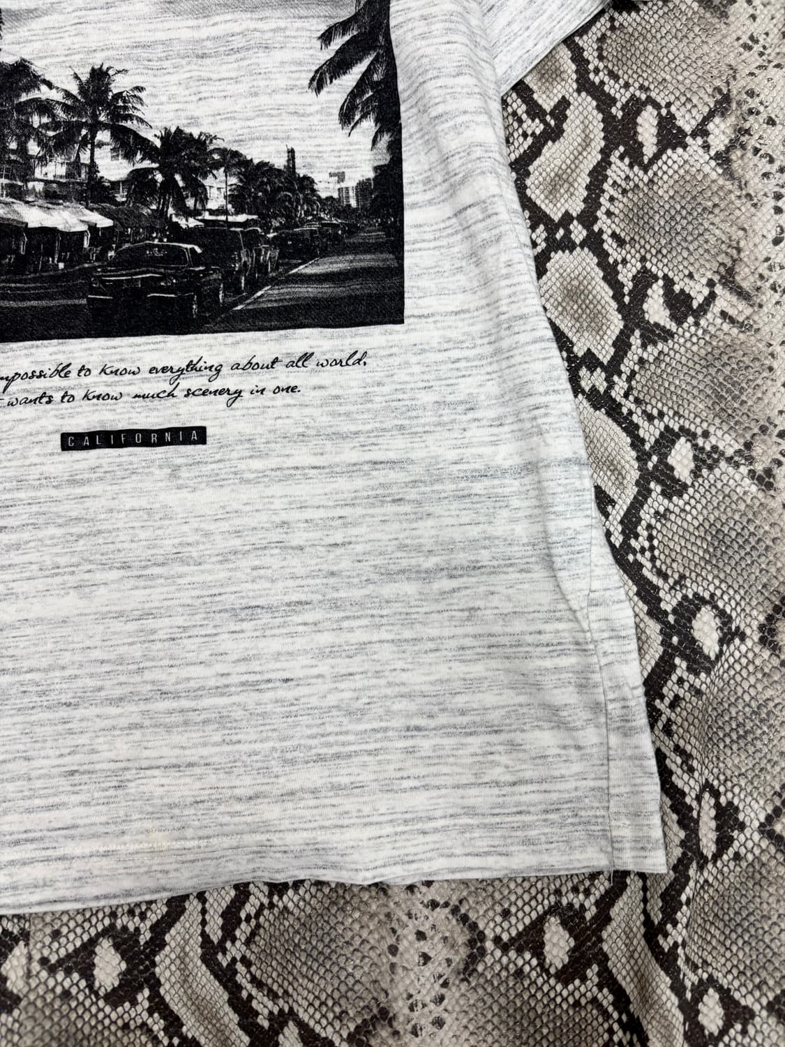 “Vintage” Y2K Print White Tee 상품이미지5