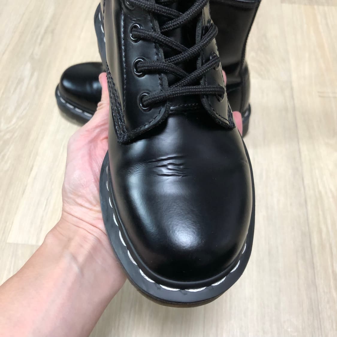 (230) 닥터마틴 Dr.martens 1460 화이트 스티치 8홀 부츠 상품이미지2