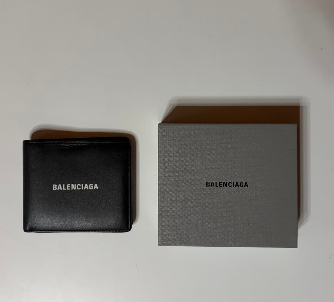 발렌시아가 반지갑 급처 상품이미지1