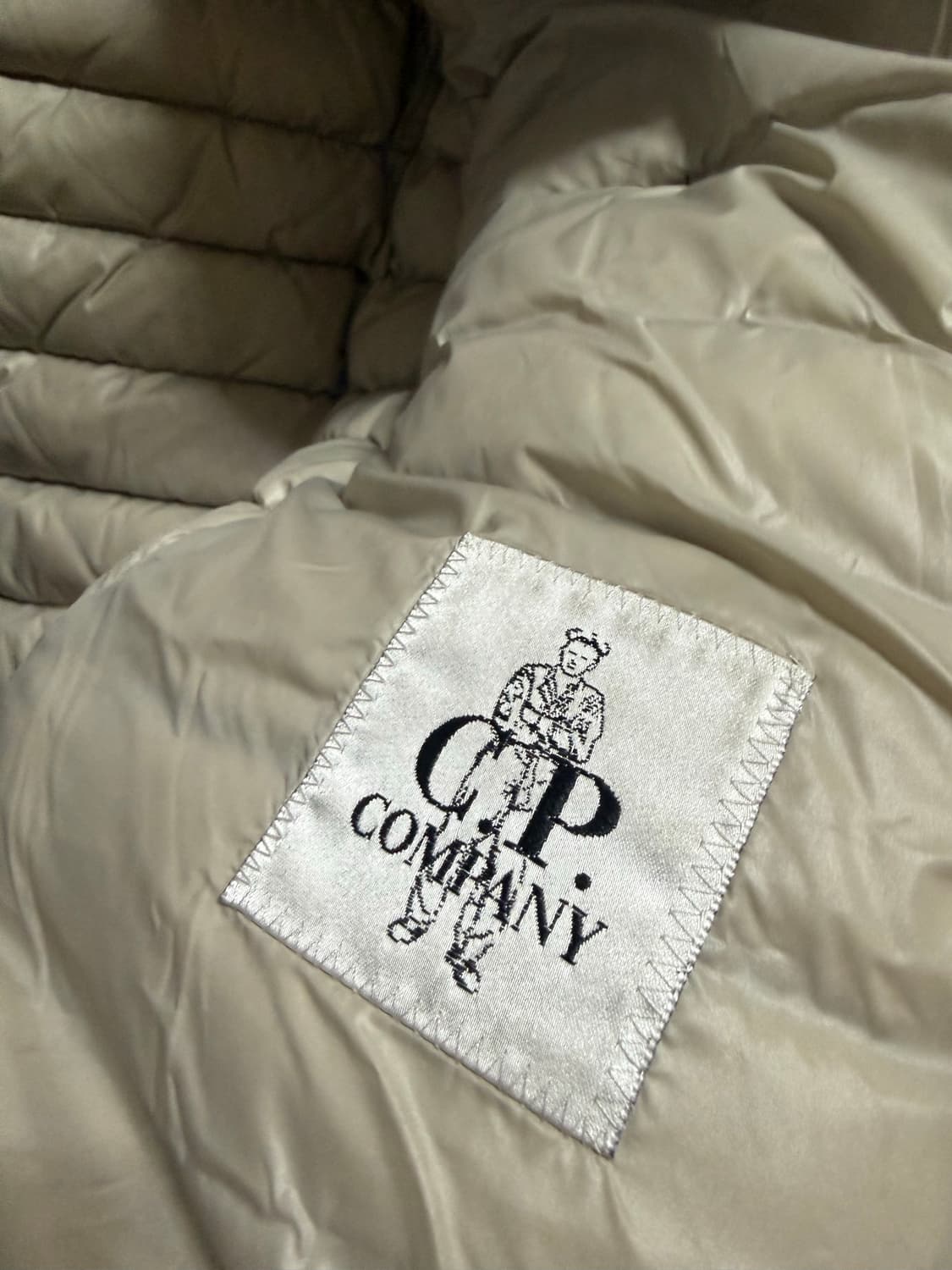 Cp컴퍼니 경량패딩 상품이미지5
