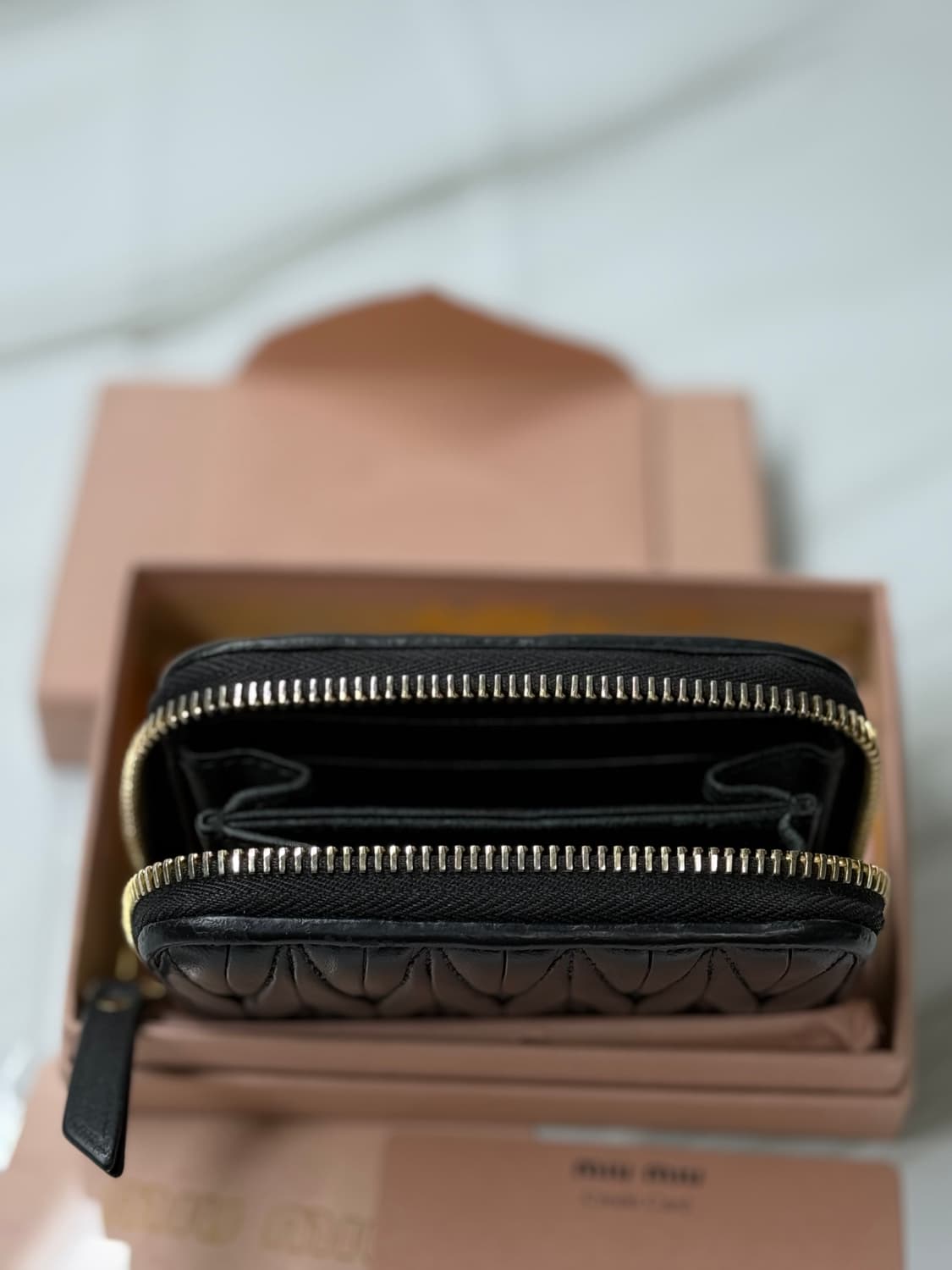 미우미우 마테라쎄 지갑 상품이미지2