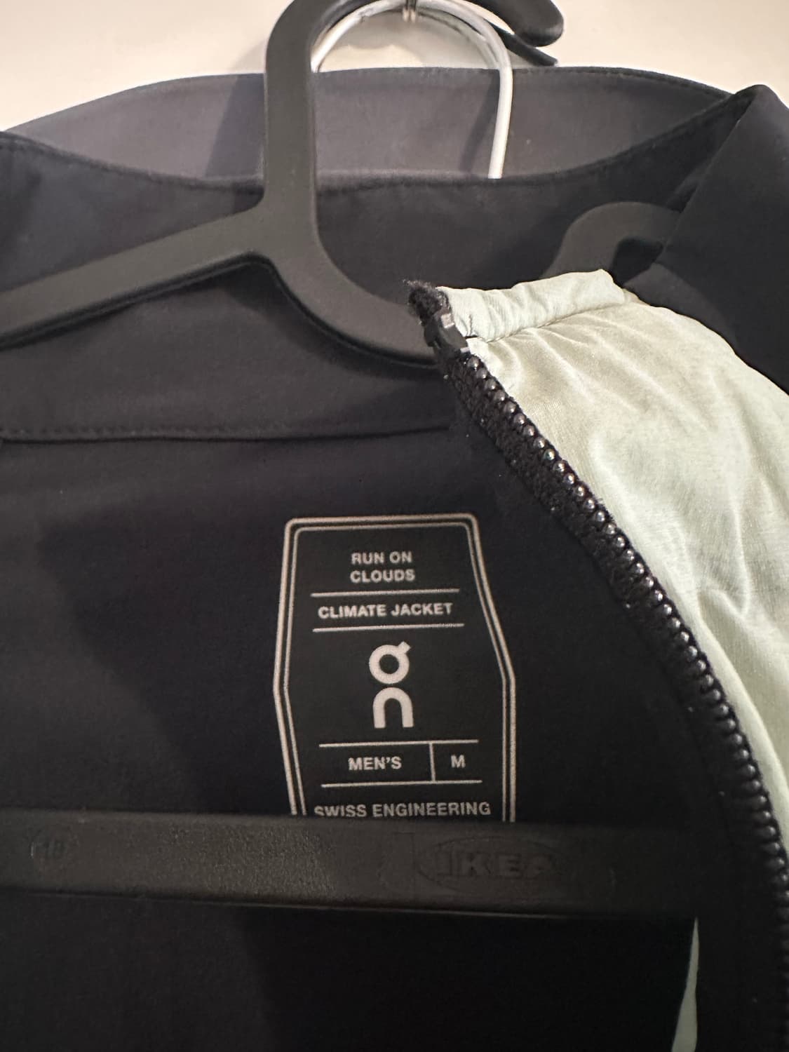 온 러닝 클라이메트 자켓 m 상품이미지4