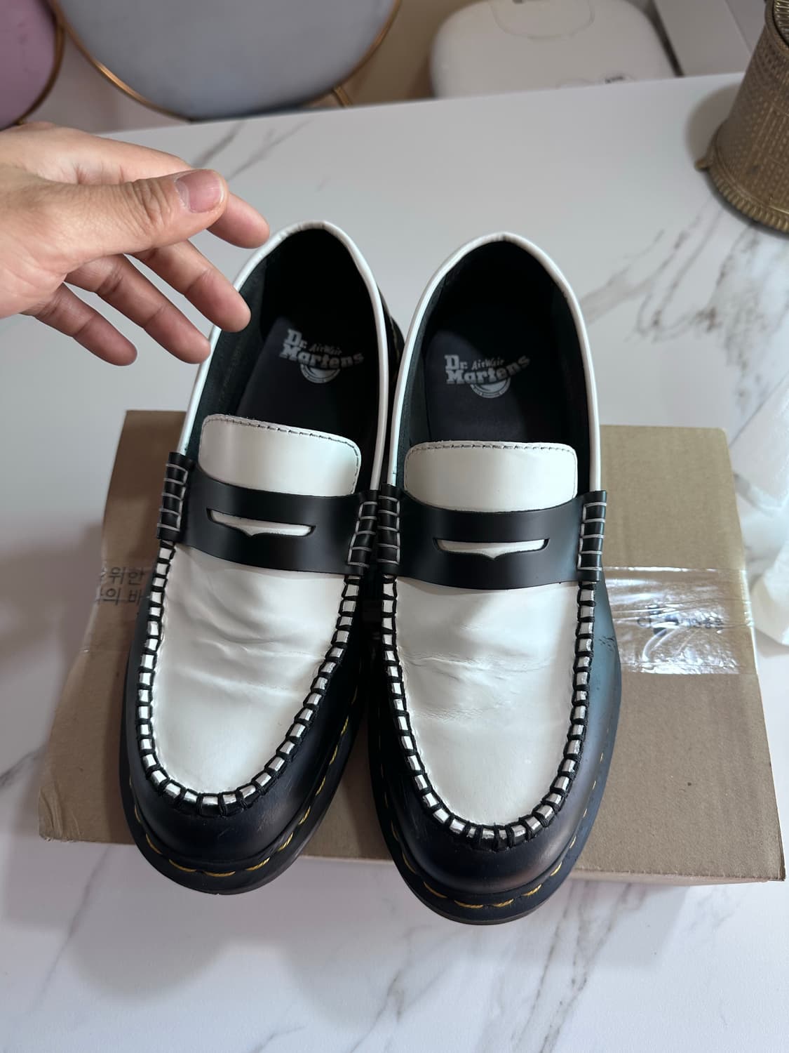270 닥터마틴 펜톤 검흰 로퍼 상품이미지3
