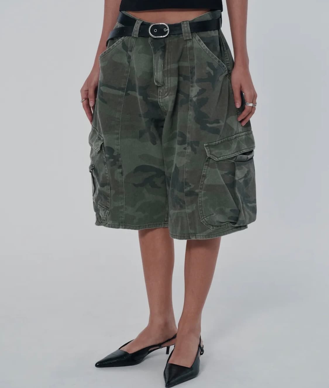 스웨이드 WIDE CARGO SHORTS [GREEN CAMO] 상품이미지2