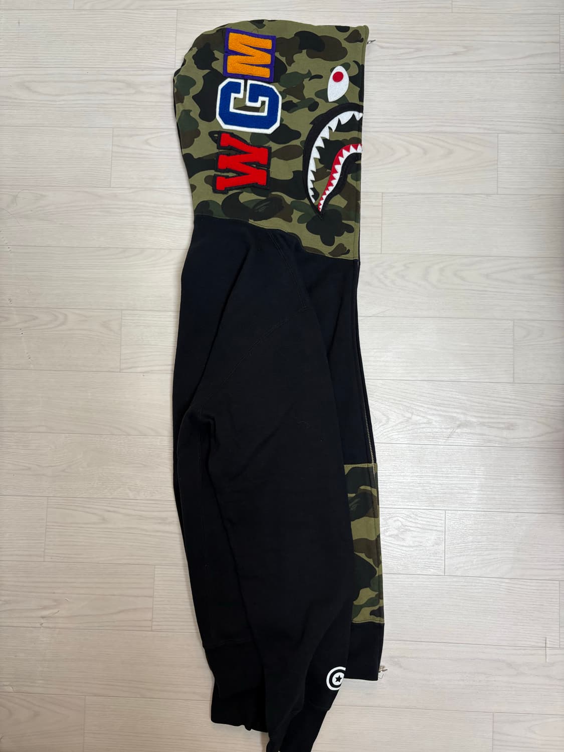 [XL] 베이프 샤크 후드집업 블랙 카모 판매합니다. 상품이미지2