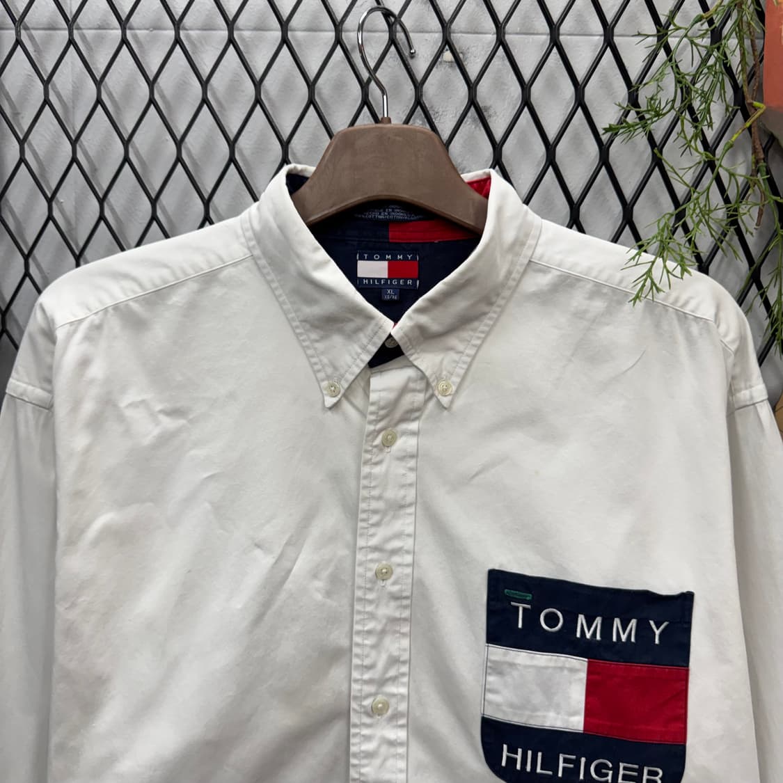 90s 타미힐피거 오버사이즈 셔츠 전면 빅플래그 로고 포인트 화이트 상품이미지3