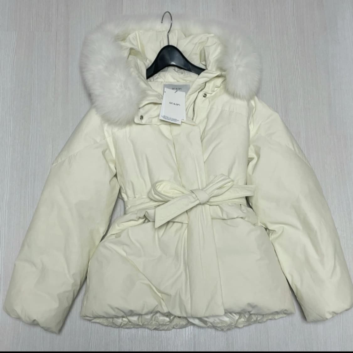 새상품 온앤온 폭스퍼 구스 숏다운 01 정채연 상품이미지2